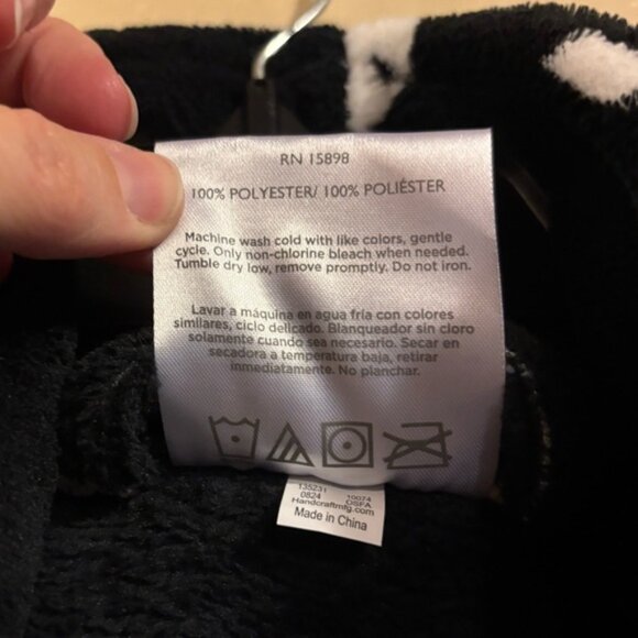 NWOT PLAYBOY Plush Robe OS - Picture 3 of 3